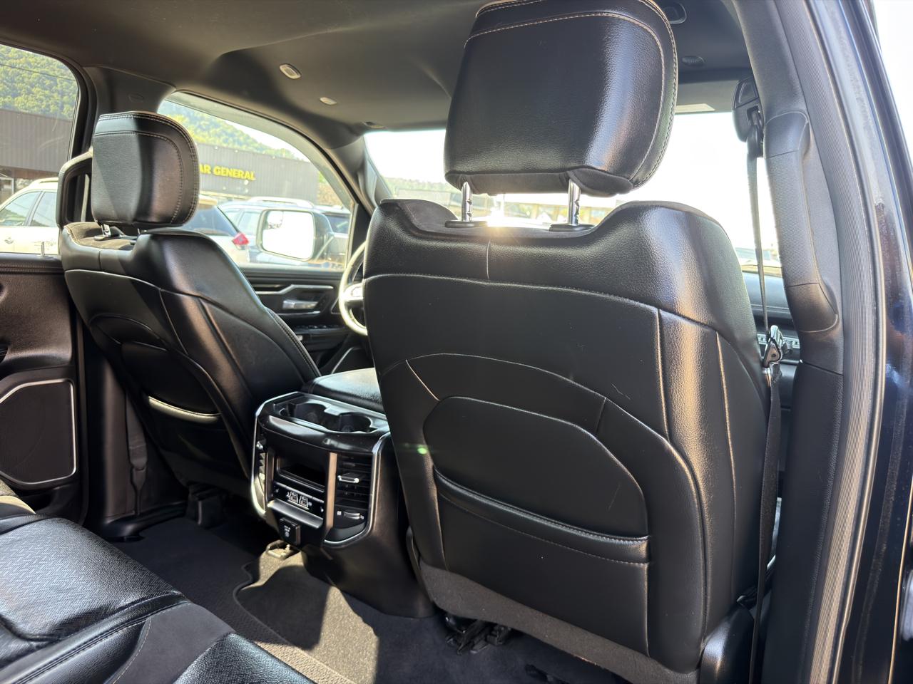RAM 1500 Laramie 4x4 Crew Cab 6'4" Box 2019