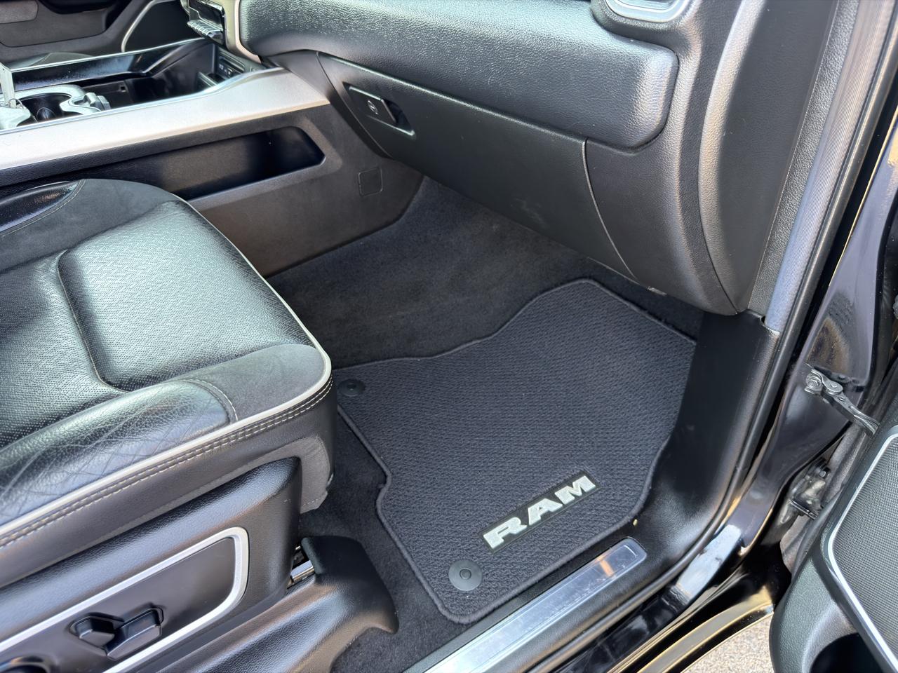 RAM 1500 Laramie 4x4 Crew Cab 6'4" Box 2019