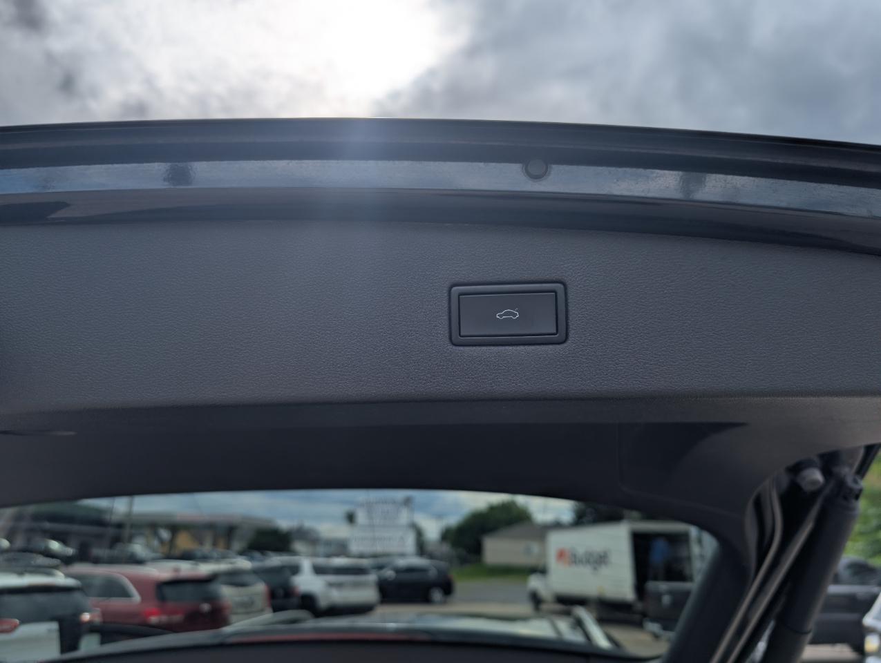 Volkswagen Tiguan 2.0T SEL 4MOTION 2018