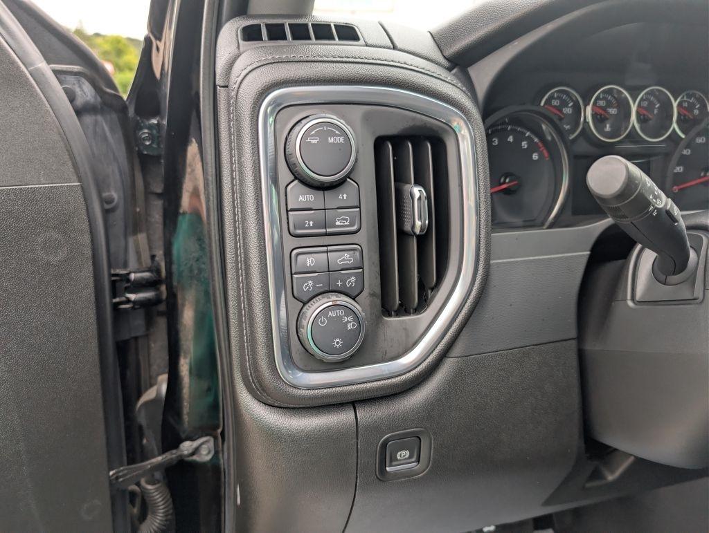 Chevrolet Silverado 1500 4WD Crew Cab 147" RST 2021