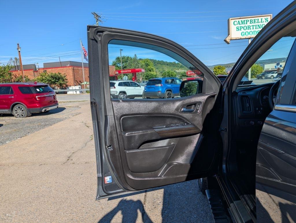 GMC Canyon 4WD Crew Cab 128.3" SLT 2017
