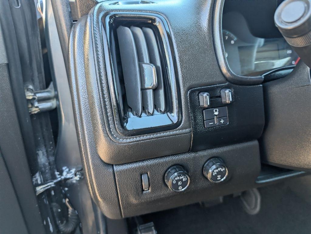 GMC Canyon 4WD Crew Cab 128.3" SLT 2017