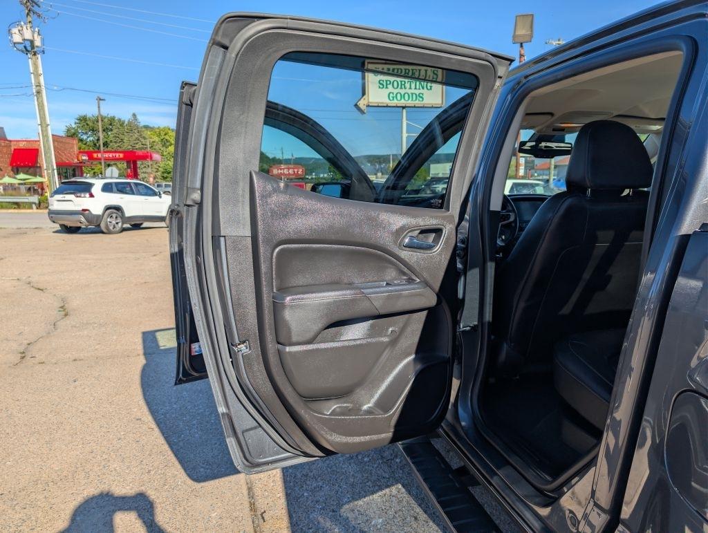 GMC Canyon 4WD Crew Cab 128.3" SLT 2017