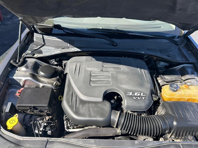 Chrysler 300 Limited RWD 2011