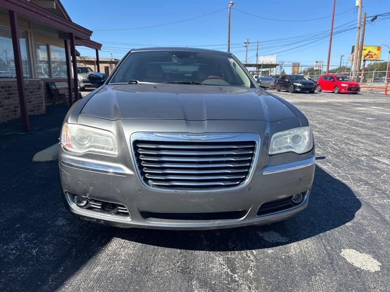 Chrysler 300 Limited RWD 2011
