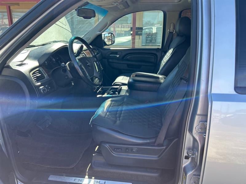 GMC Yukon Denali 4WD 2012