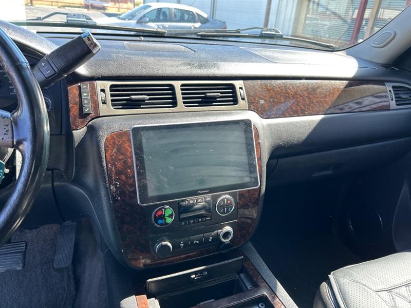 GMC Yukon Denali 4WD 2012