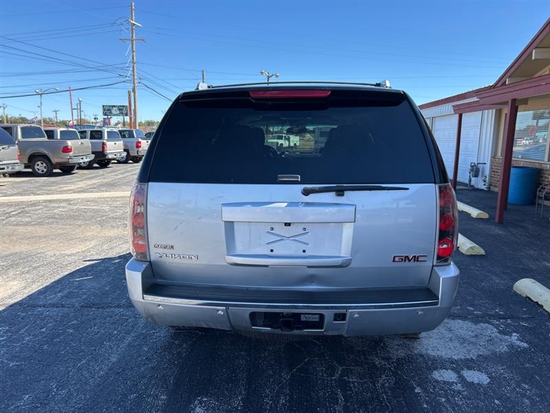 GMC Yukon Denali 4WD 2012