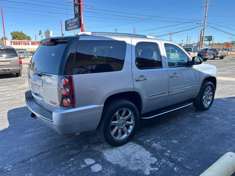 GMC Yukon Denali 4WD 2012