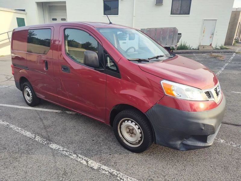 2017 Nissan NV200 S photo 2