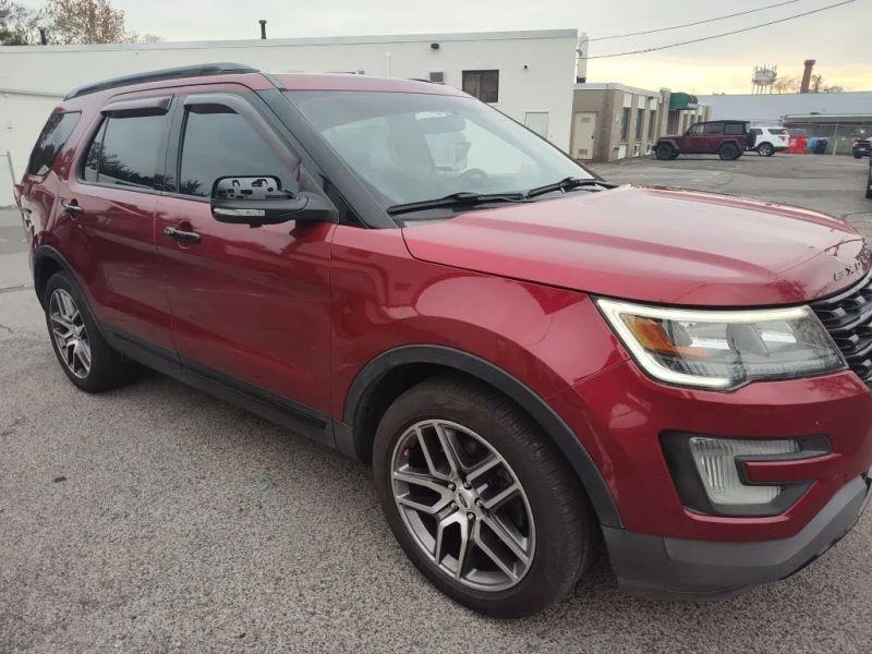 2017 Ford Explorer Sport photo 2