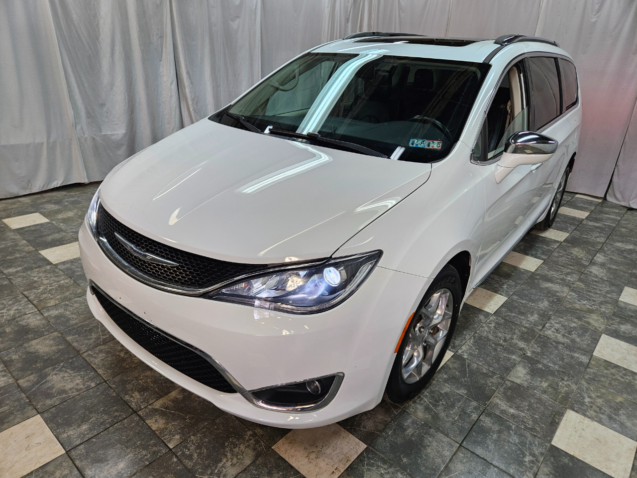 Chrysler Pacifica Limited 2018