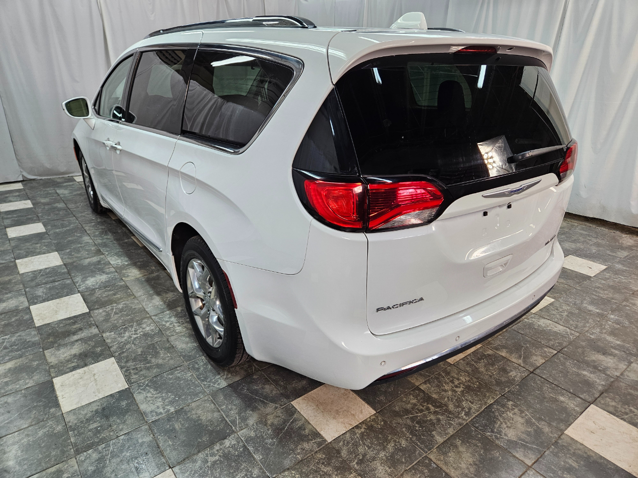 Chrysler Pacifica Limited 2018
