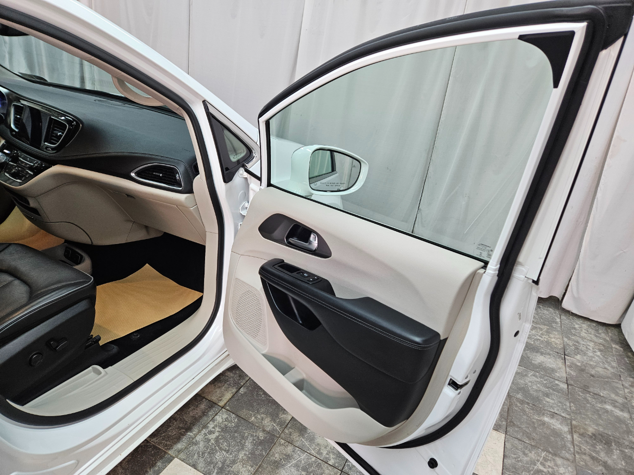 Chrysler Pacifica Limited 2018