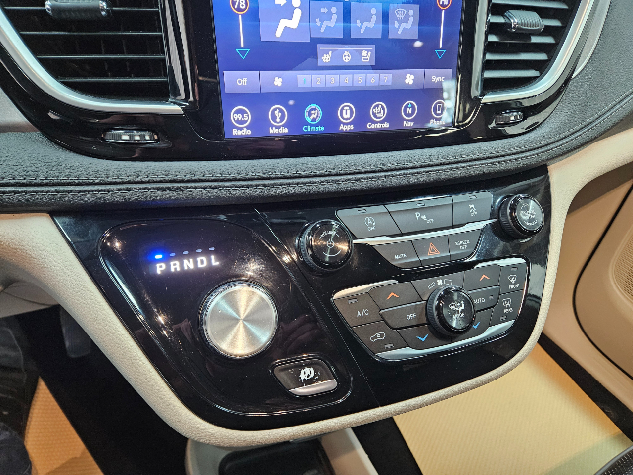 Chrysler Pacifica Limited 2018