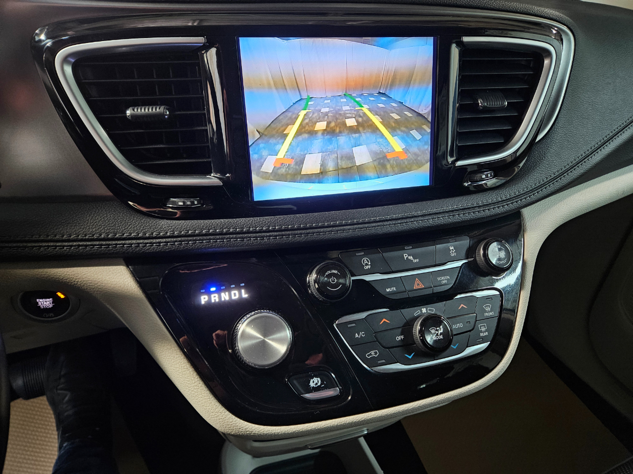 Chrysler Pacifica Limited 2018