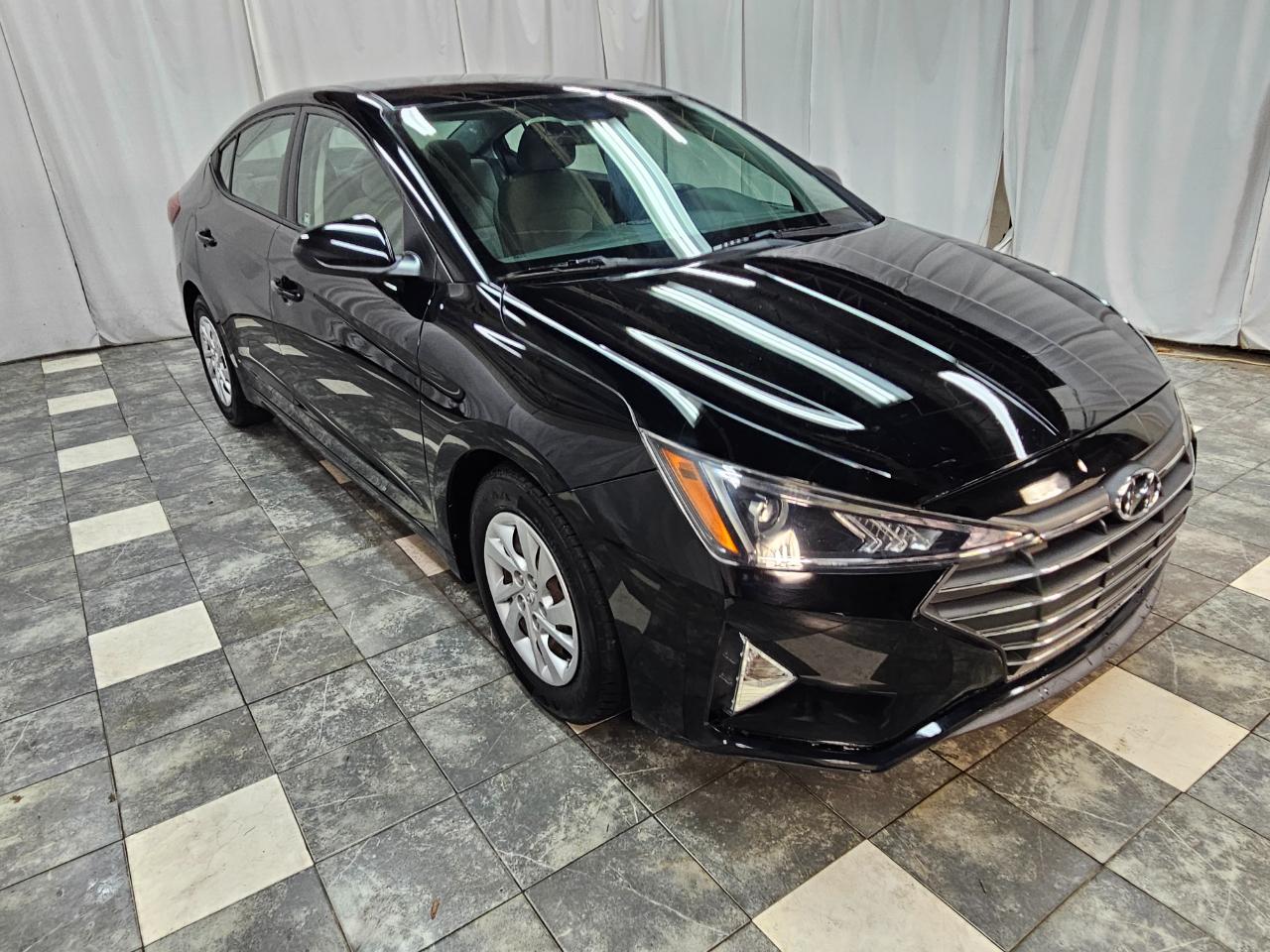 Hyundai Elantra SE 6AT 2019