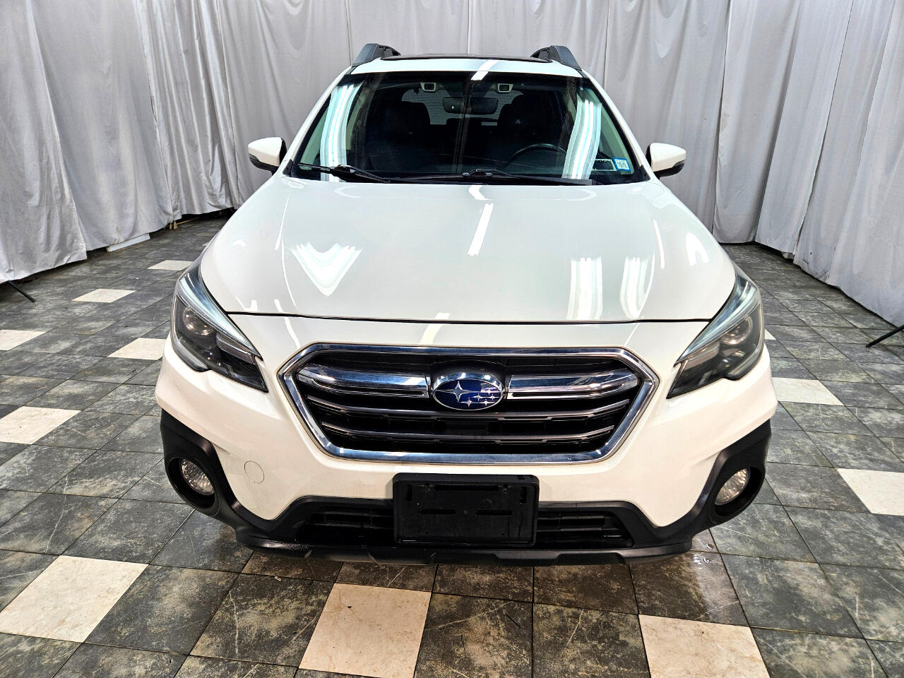 2018 Subaru Outback 2.5i Limited photo 3