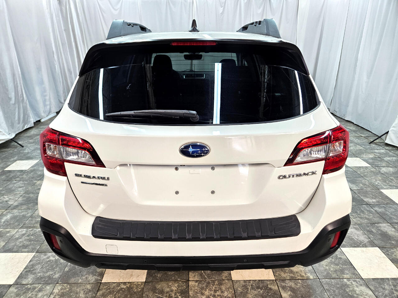 2018 Subaru Outback 2.5i Limited photo 4
