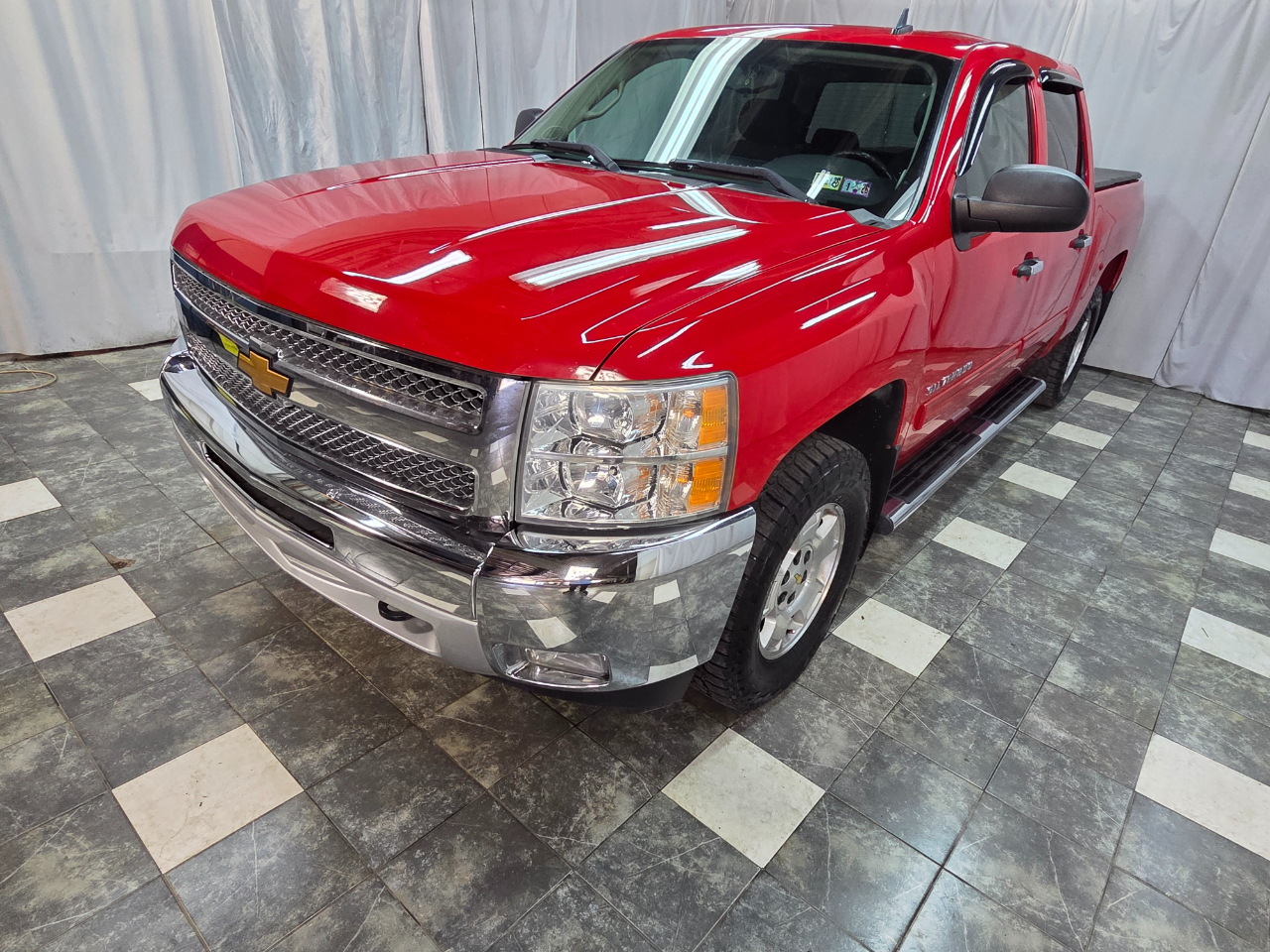 2013 Chevrolet Silverado 1500 LT photo 2