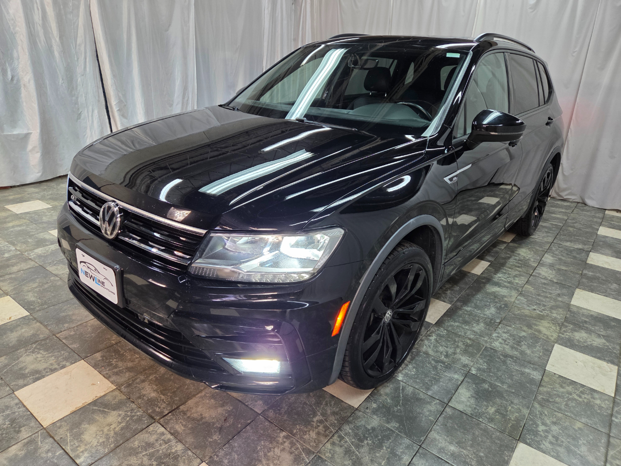 Volkswagen Tiguan SE R-Line Black 4MOTION 2021 Volkswagen Tiguan SE R-Line Black 4MOTION 2021