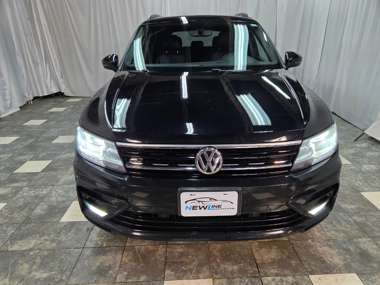 Volkswagen Tiguan SE R-Line Black 4MOTION 2021 Volkswagen Tiguan SE R-Line Black 4MOTION 2021