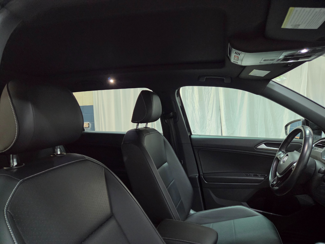 Volkswagen Tiguan SE R-Line Black 4MOTION 2021 Volkswagen Tiguan SE R-Line Black 4MOTION 2021