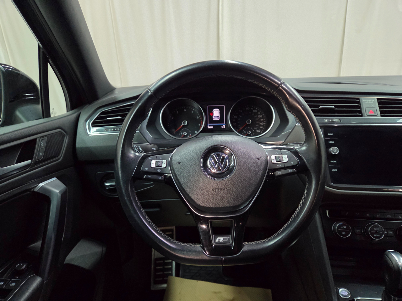 Volkswagen Tiguan SE R-Line Black 4MOTION 2021 Volkswagen Tiguan SE R-Line Black 4MOTION 2021