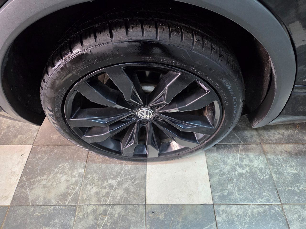 Volkswagen Tiguan SE R-Line Black 4MOTION 2021 Volkswagen Tiguan SE R-Line Black 4MOTION 2021