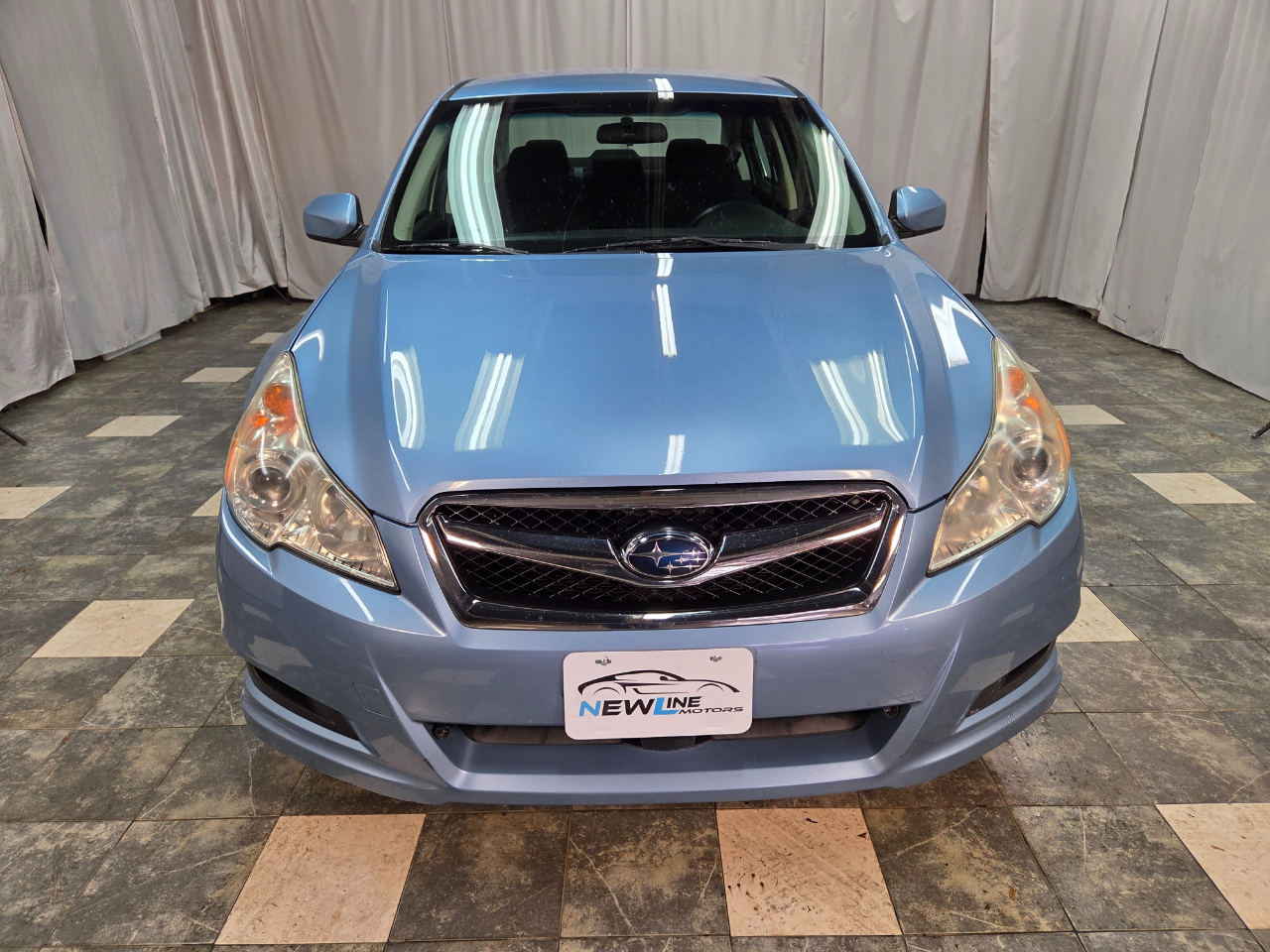 2011 Subaru Legacy 2.5i Premium photo 3