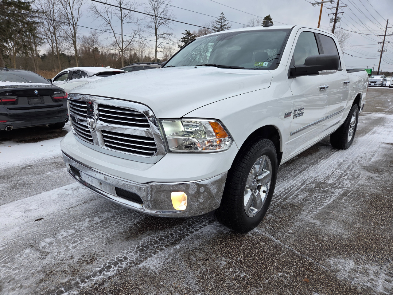 RAM 1500 SLT Crew Cab SWB 4WD 2016