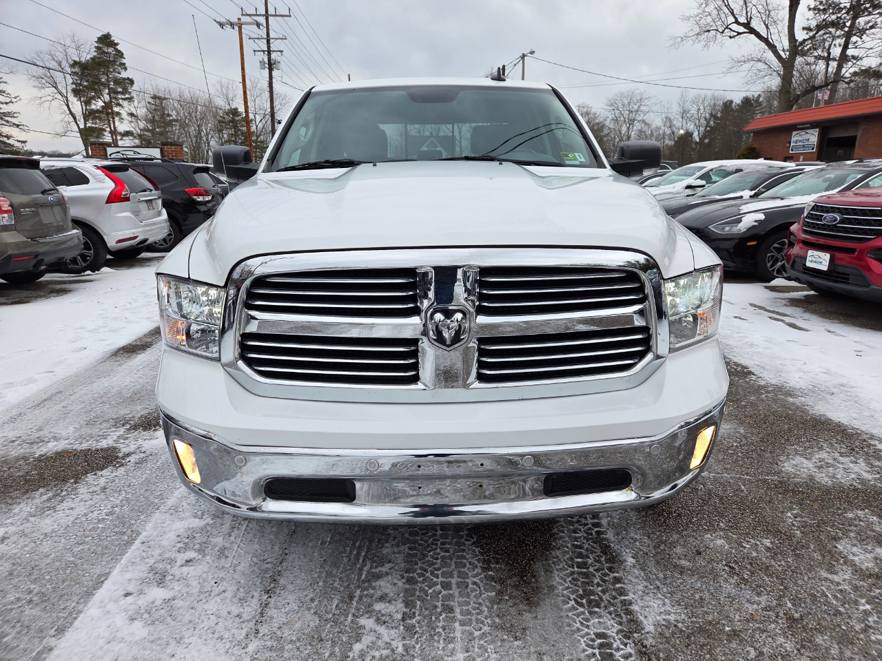 RAM 1500 SLT Crew Cab SWB 4WD 2016