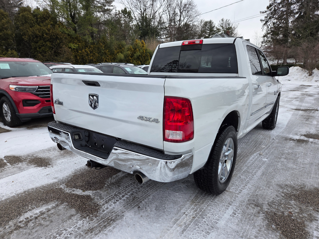 RAM 1500 SLT Crew Cab SWB 4WD 2016