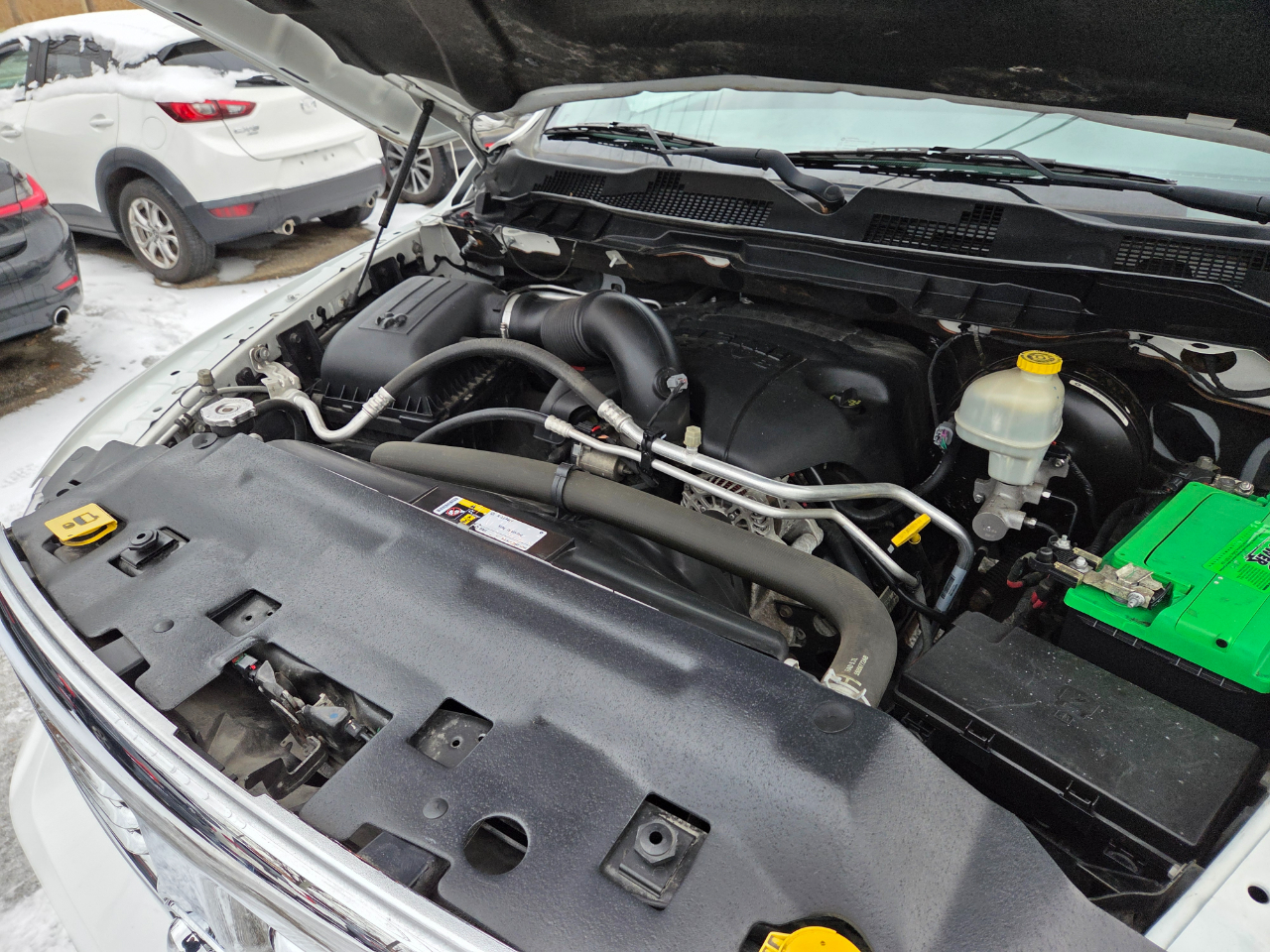 RAM 1500 SLT Crew Cab SWB 4WD 2016