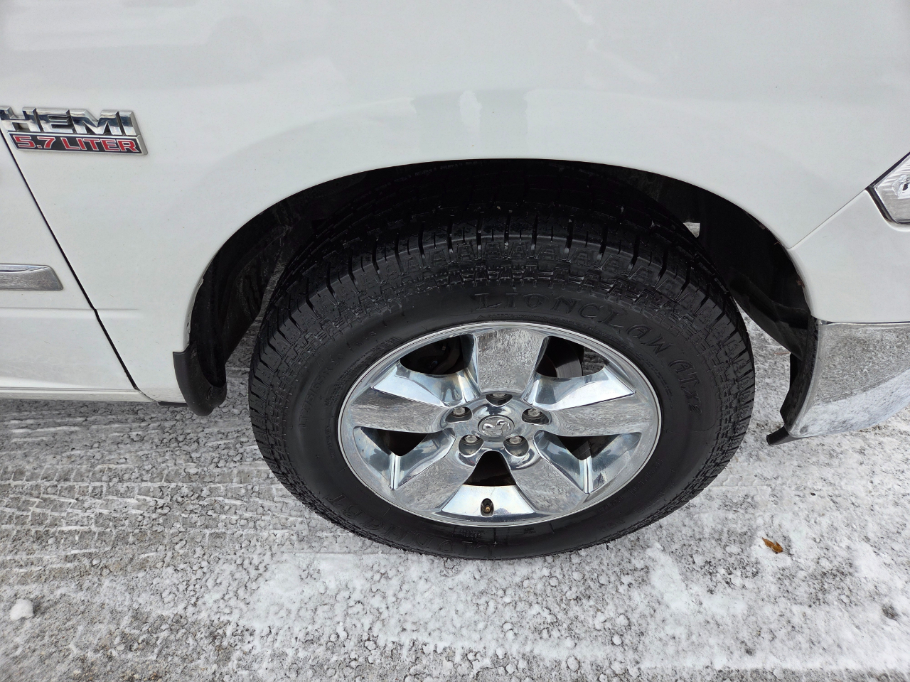 RAM 1500 SLT Crew Cab SWB 4WD 2016