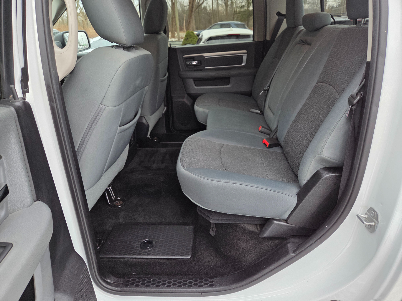 RAM 1500 SLT Crew Cab SWB 4WD 2016