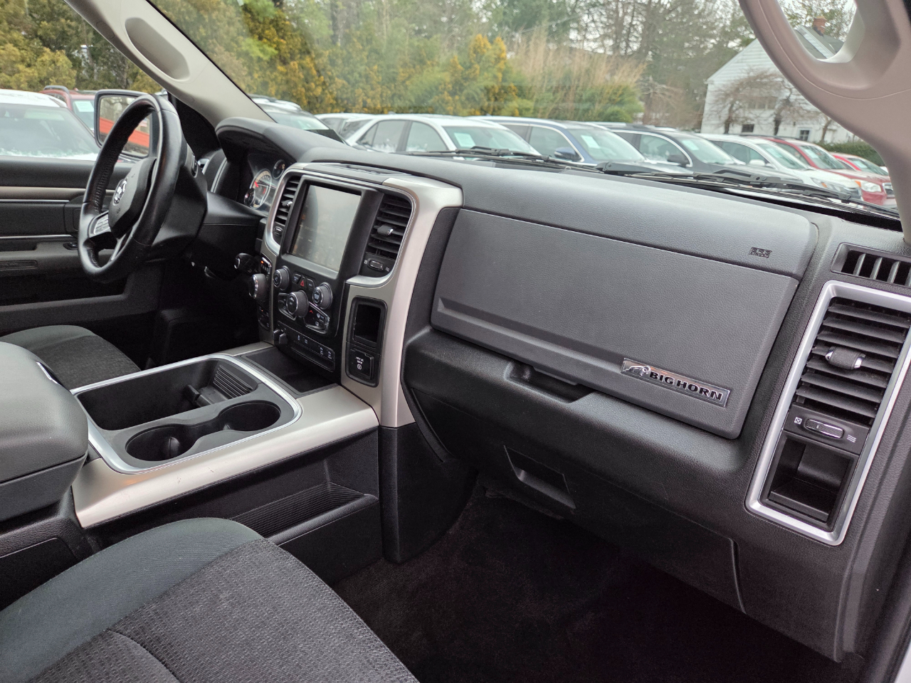 RAM 1500 SLT Crew Cab SWB 4WD 2016