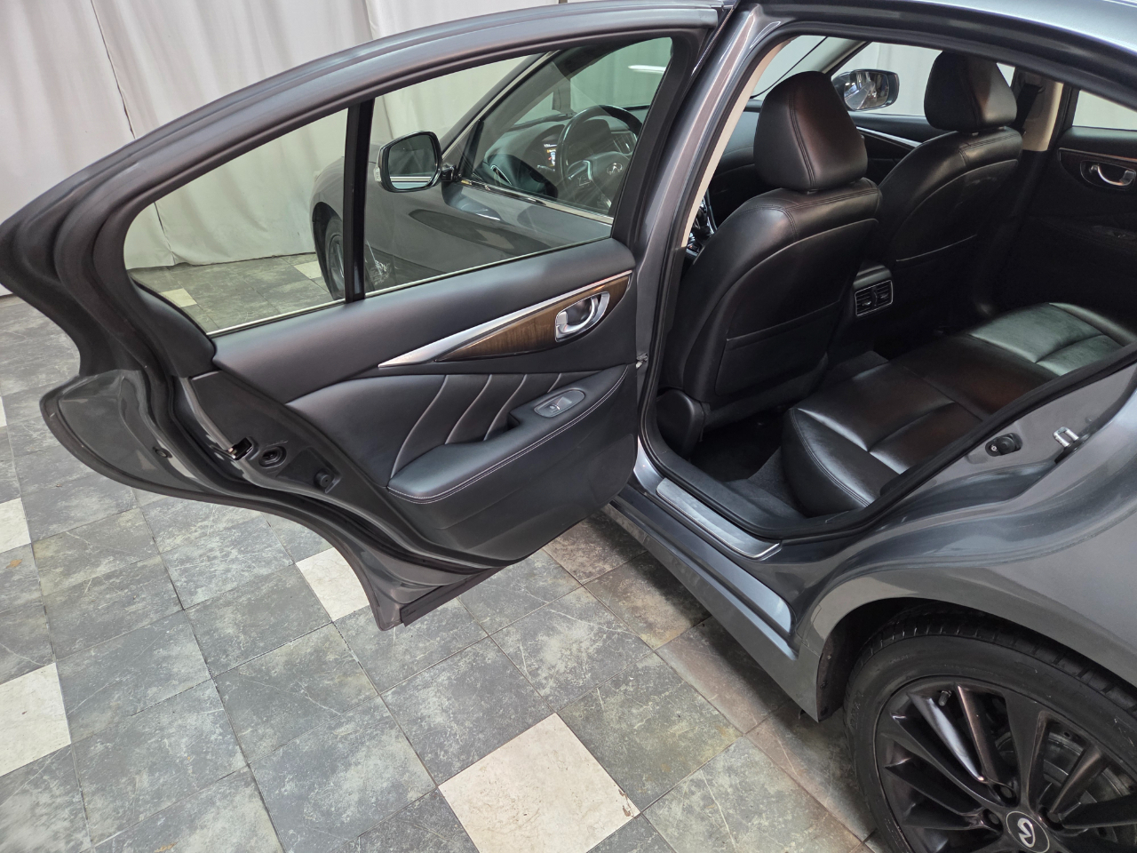 Infiniti Q50 3.0t LUXE AWD 2019