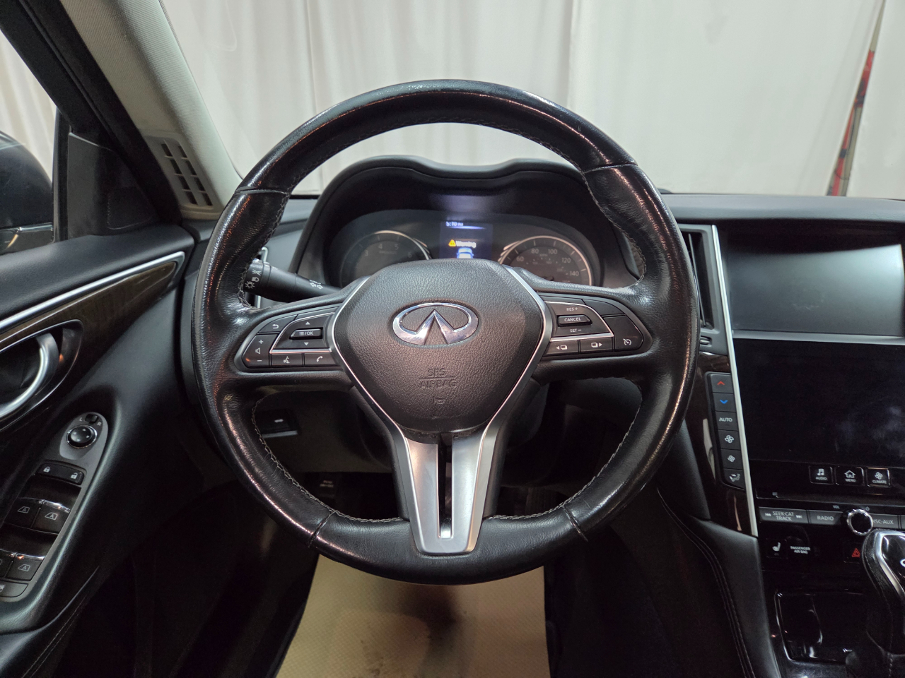 Infiniti Q50 3.0t LUXE AWD 2019