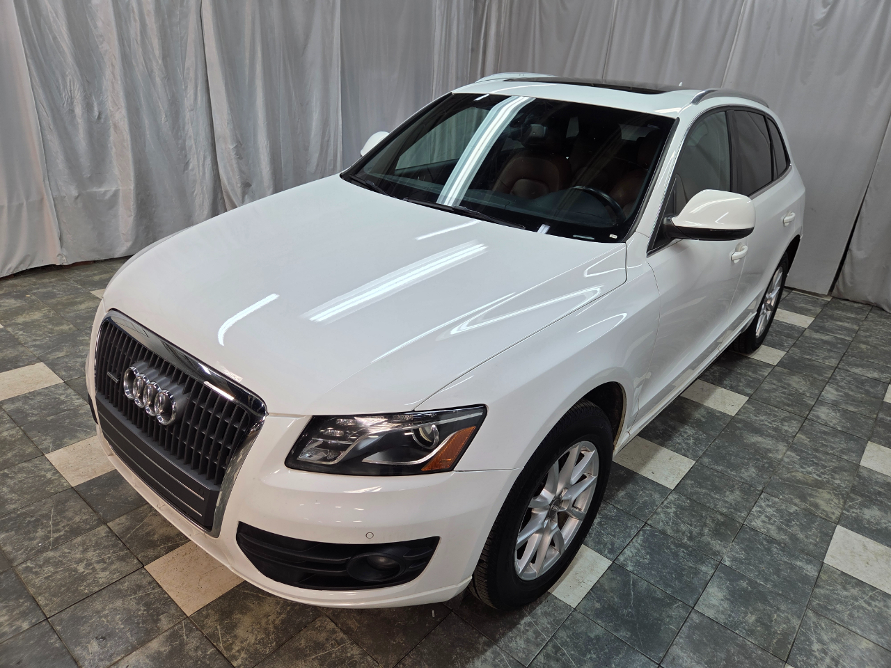 Audi Q5 2.0T Premium Plus quattro 2012