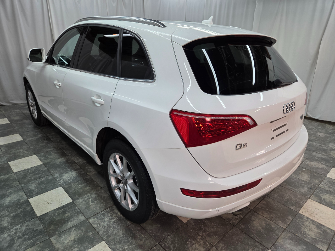 Audi Q5 2.0T Premium Plus quattro 2012