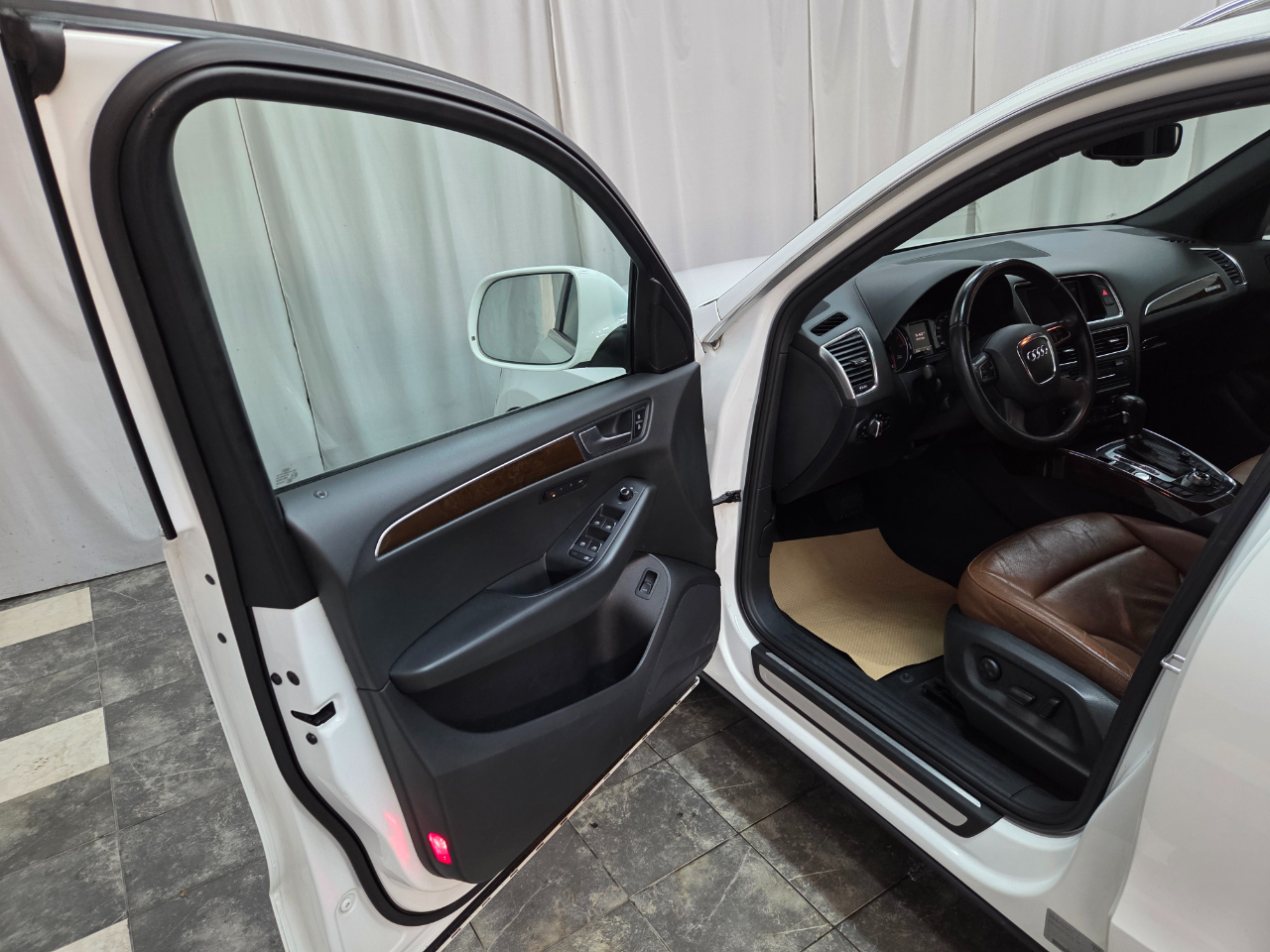 Audi Q5 2.0T Premium Plus quattro 2012