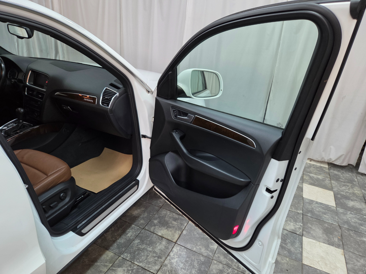 Audi Q5 2.0T Premium Plus quattro 2012