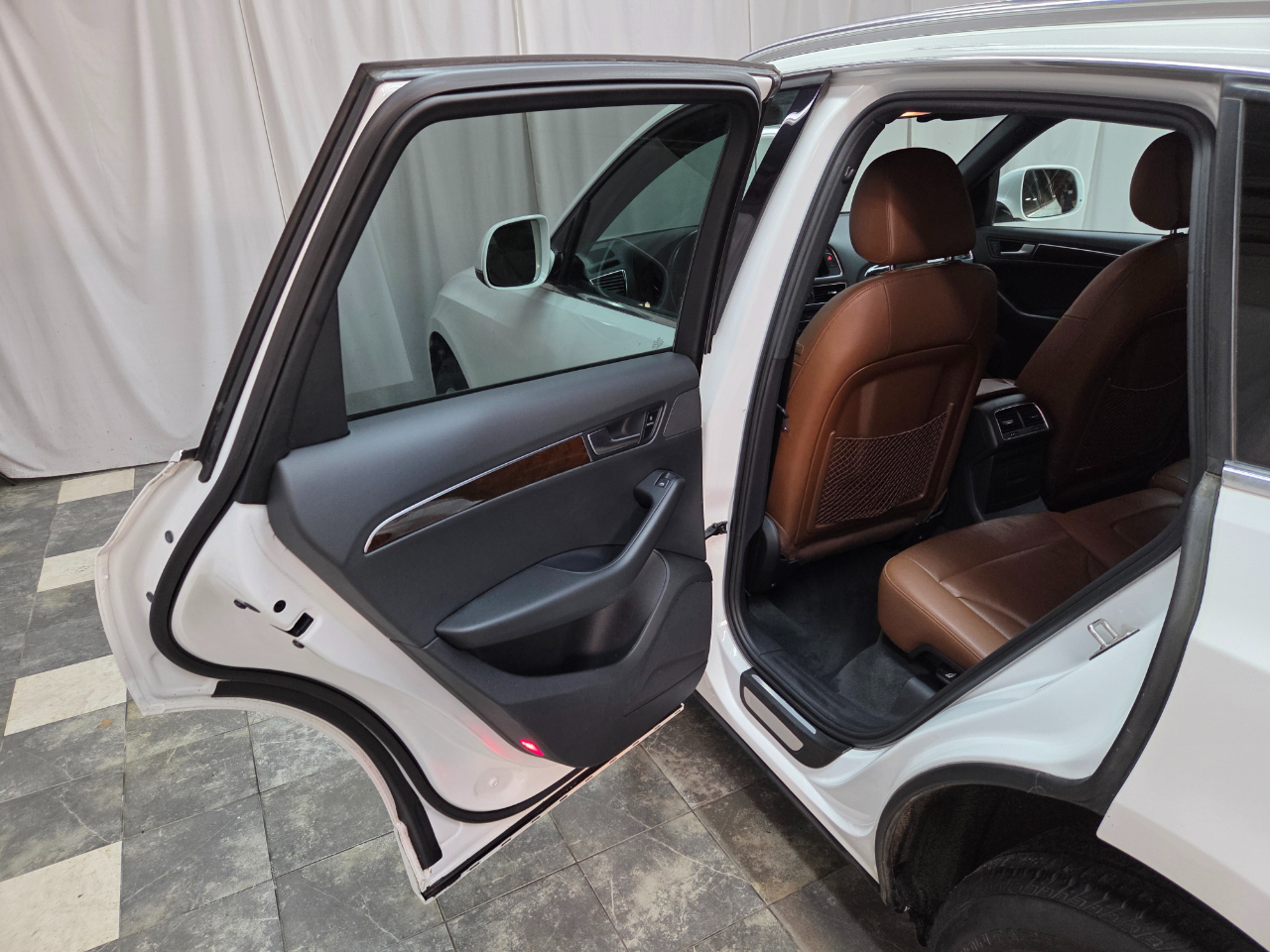 Audi Q5 2.0T Premium Plus quattro 2012