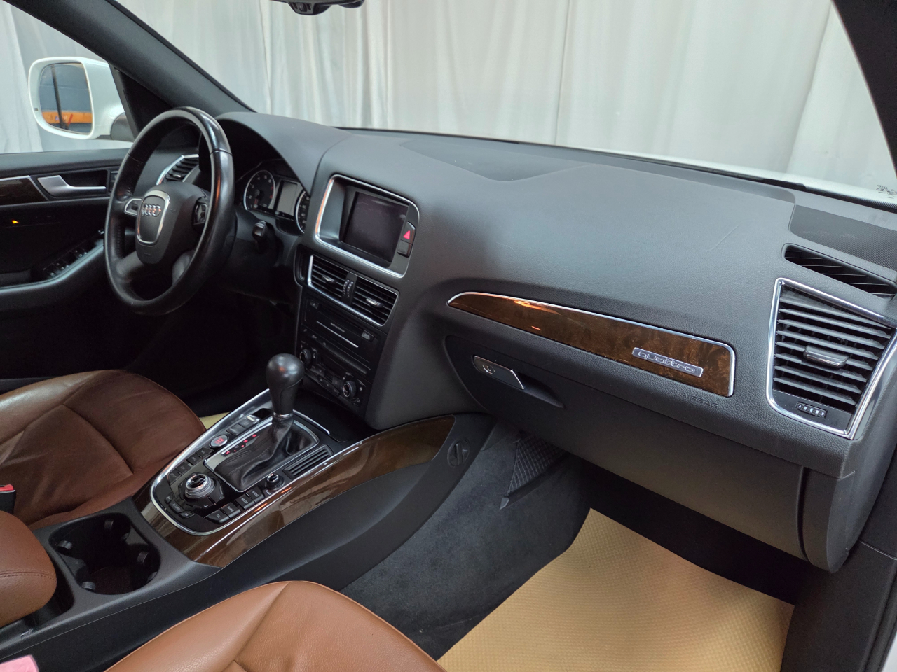 Audi Q5 2.0T Premium Plus quattro 2012