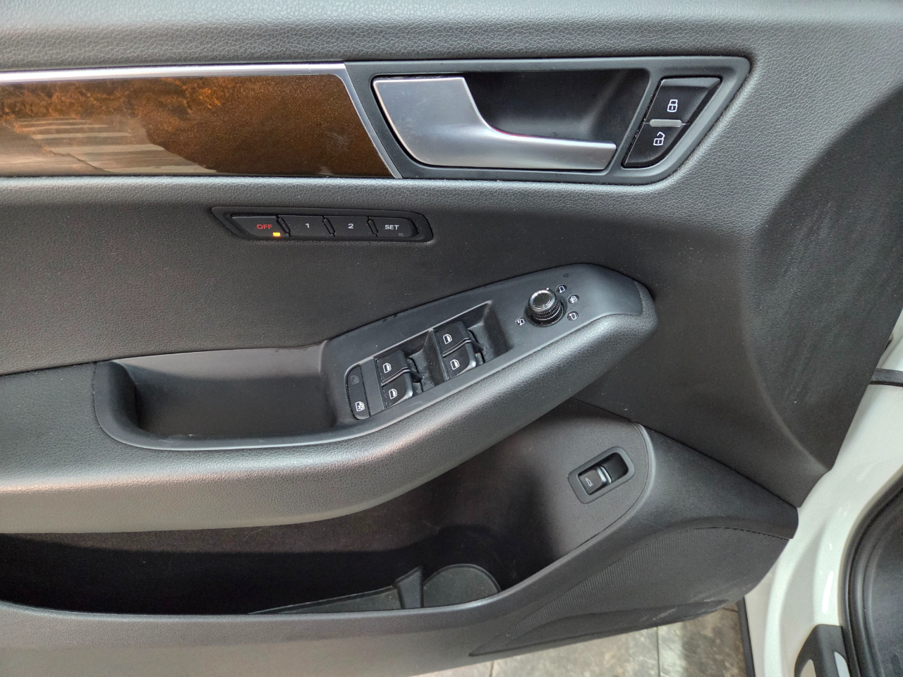 Audi Q5 2.0T Premium Plus quattro 2012