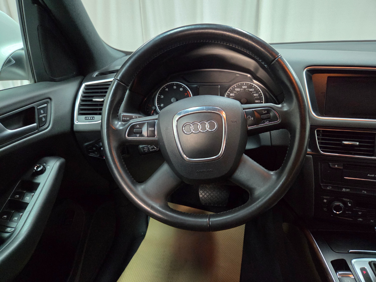 Audi Q5 2.0T Premium Plus quattro 2012