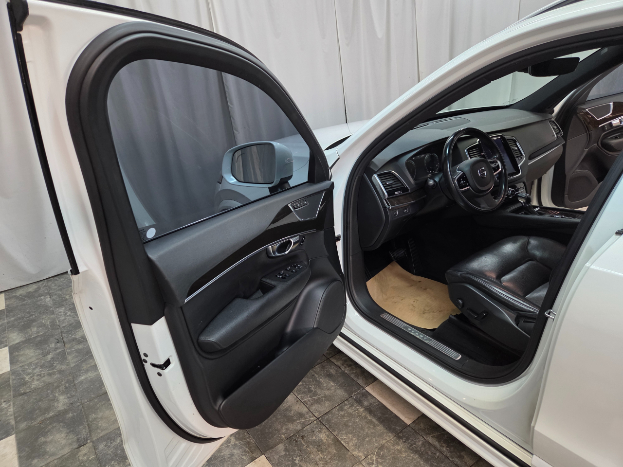 Volvo XC90 T6 Momentum AWD 2018