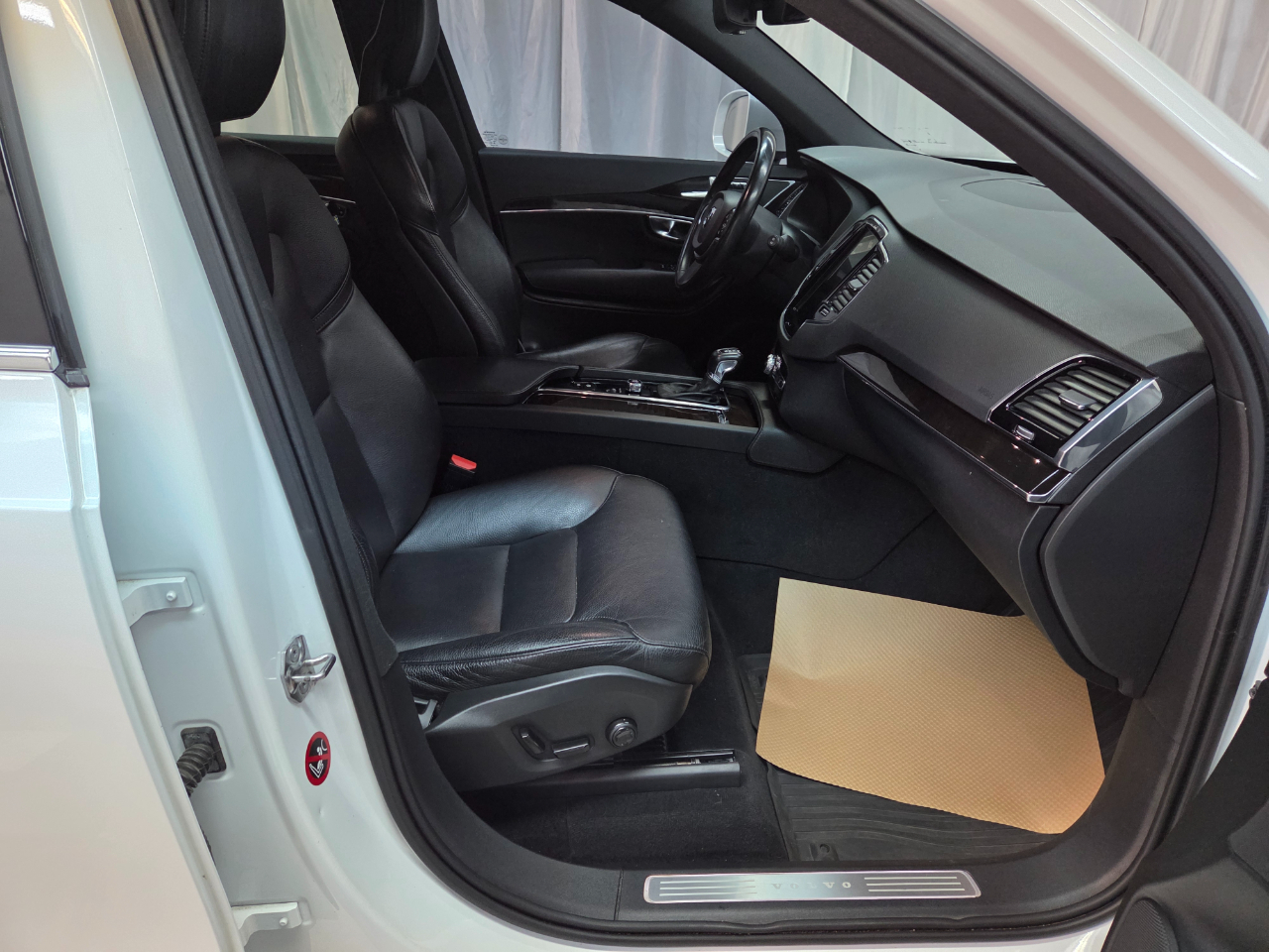 Volvo XC90 T6 Momentum AWD 2018