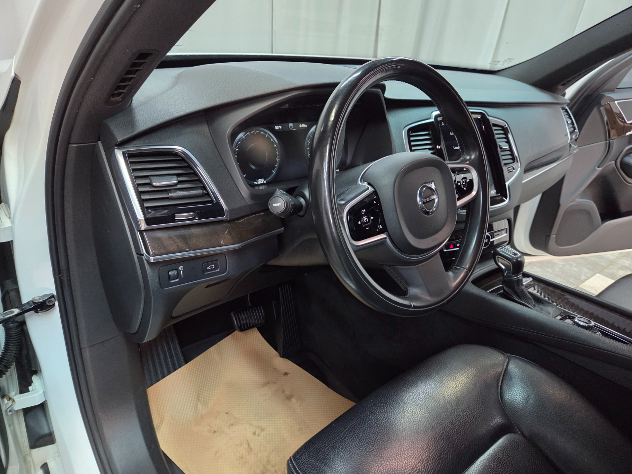 Volvo XC90 T6 Momentum AWD 2018